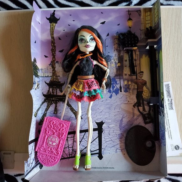 Mattel Monster High Scaris Skelita Calaveras Doll - Original Release 1st Run EUC - Picture 2 of 5